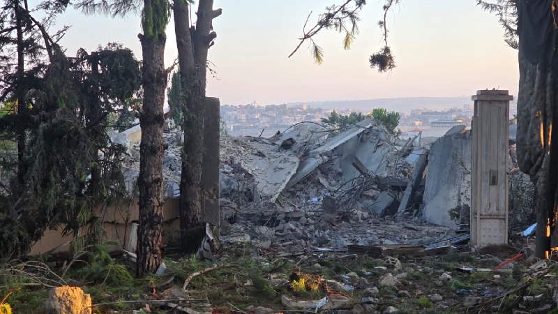 השפעות פשיטת הכיבוש שפקדה את אל-כפור, דרומית ללבנון, עם עלות השחר היום.