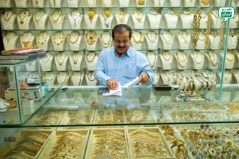 خبر اصفهان: رئیس اتحادیه طلا و جواهر: ممکن است با انتشار یک خبر سیاسی یا کاهش قیمت ارز، شاهد افت نرخ طلا باشیم؛ بنابراین مردم در مبا