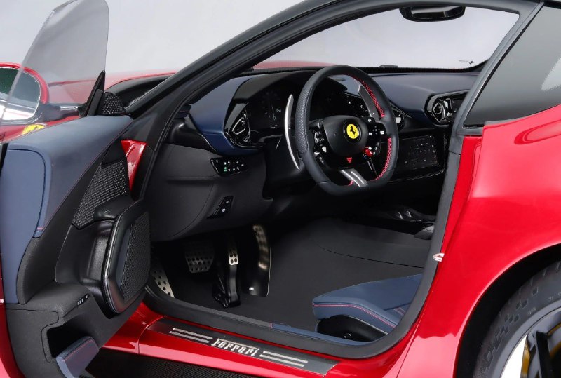 Модель Ferrari 12Cilindri в масштабе 1:8 продают по цене LADA Vesta 6