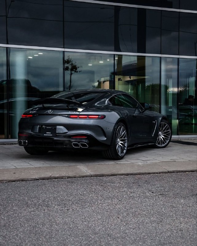 Mercedes Benz AMG GT63 Coupe 5