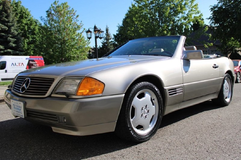 Сегодня мы хотим поговорить о настоящем раритетном красавце - Mercedes-Benz 300S
