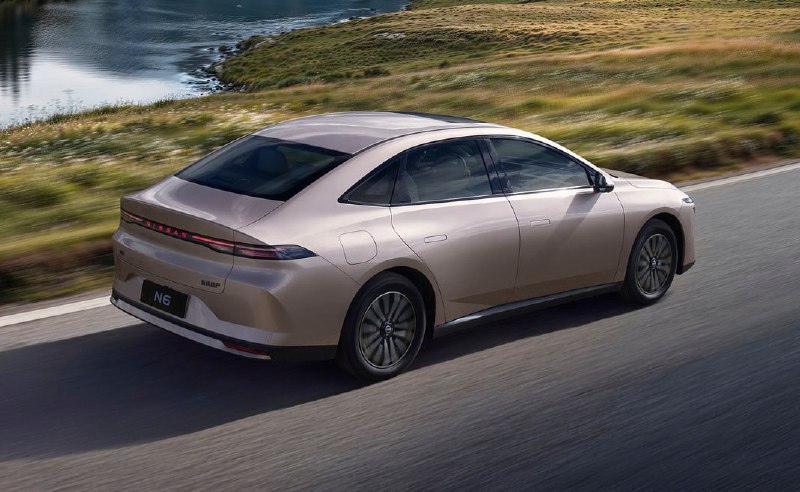 Nissan выпустил в Китае недорогой седан N6 3