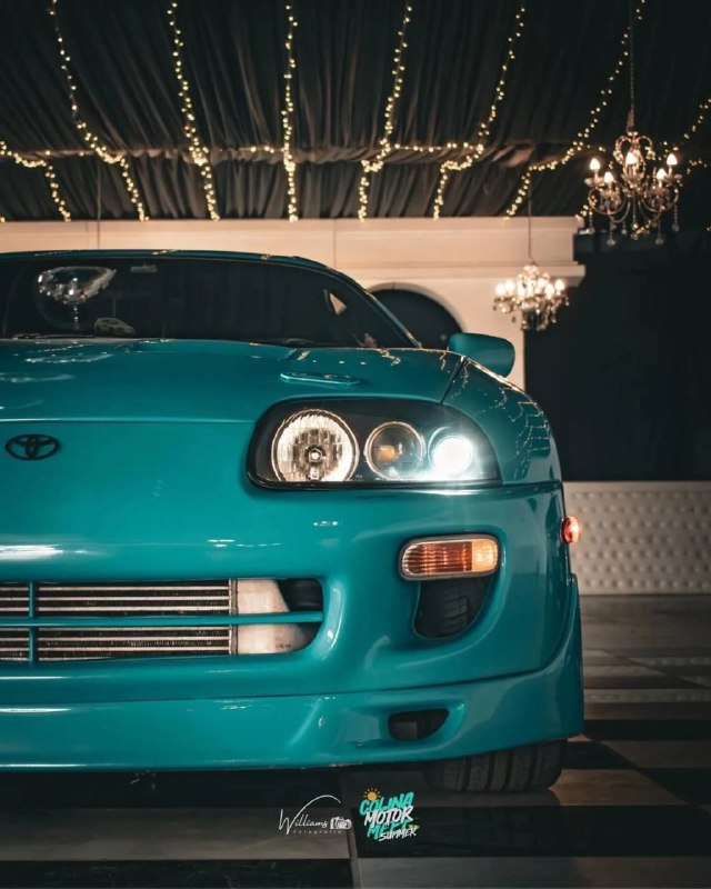 Toyota Supra A80, окрашенная в цвет Porsche Miami Blue 3