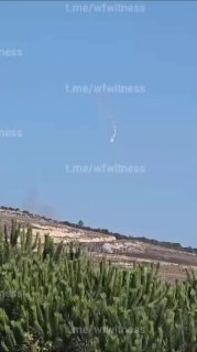 ️🇱🇧🇮🇱 צילומים מציגים התלקחות ישראלית מעל גבעת עלי אל טאהר, דרום לבנון.
