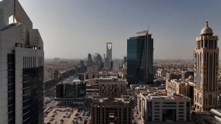 Why are the Houthis targeting the airport in Riyadh in Saudi Arabia and how did the escalation develop? Yemen's Ansar Allah (Houthis) group renewed its warning against using Saudi Arabia's airports and airspace because they are vulnerable to targets, a day after an attack on Riyadh's King Khalid International Airport left 12 dead and at least 309 injured. The group's military spokesman, Yahya Sari, issued a warning to all air navigation companies, experts, employees, workers and travelers against using Saudi airports and airspace because they are vulnerable to targets and operational areas, but he excluded Mecca and Medina. Al-Munawara.. The military coalition led by Saudi Arabia announced the interception and destruction of a ballistic missile launched by the Ansar Allah group in the Al-Kharj governorate, hours after it announced that a missile had fallen near the King Fahd International Airport in Dammam, east of the kingdom.. The military coalition led by Saudi Arabia in response to...