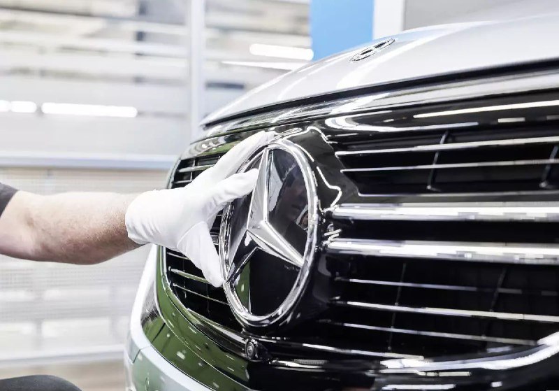 Обанкротился производитель эмблем для Mercedes-Benz