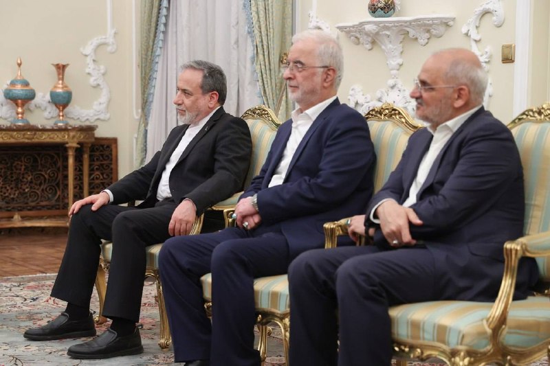جماران: ♨️ دیدار عاصم منیر با قالیباف/ رئیس مجلس: ما پیگیر اجرای شروط یادداشت تفاهم هستیم 🔹فیلد مارشال عاصم منیر، فرمانده ارتش پ