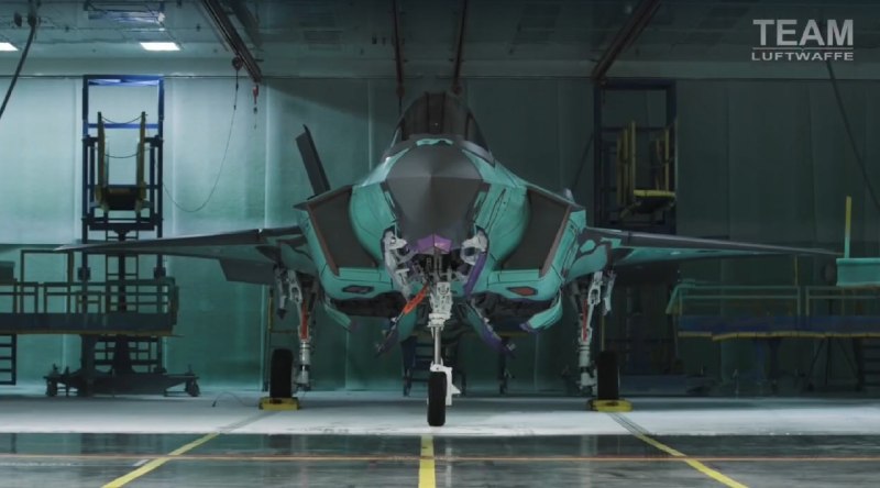 کاتافراکت: لایتنینگ آلمانی🇩🇪⚜اولین جنگنده F-35A لایتنینگ II متعلق به نیروی هوایی آلمان، لوفت وافه، از خط تولید لاکهیدمارتین خارج شد