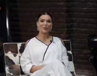 👈نیلا فرخی (wife of بیژن مرتضوی) has become the host of a program called TV10, and has invited مجید واشقانی