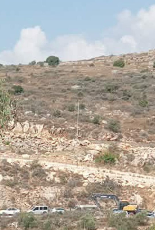 כוחות הכיבוש, מלווים ברכבי הריסה, מסתערים על הכניסה לכפר בורקין, ממערב לסלפית.