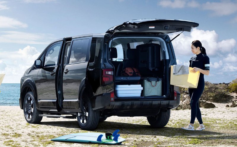 Mitsubishi объявила цены на обновленную Delica D:5 4