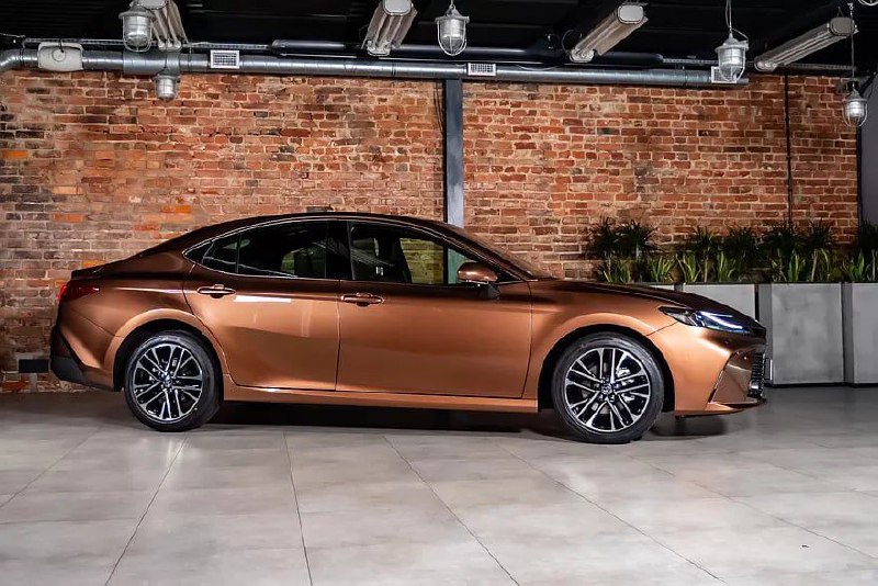 В Европе начались продажи новой Тoyota Camry 3