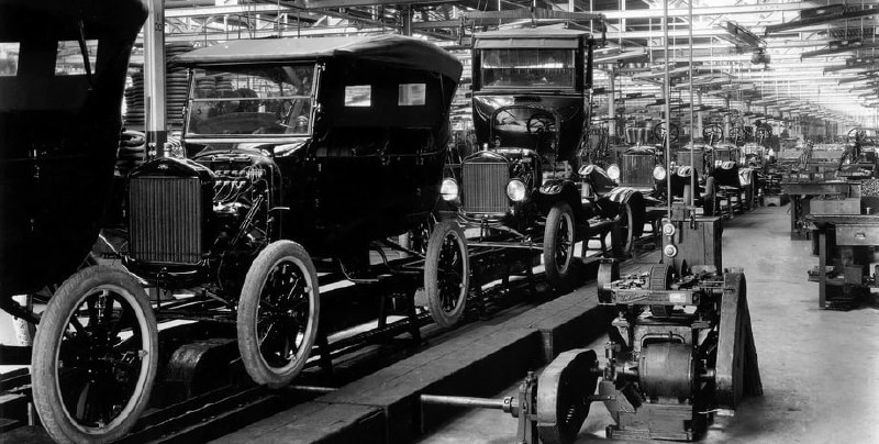 112 лет назад началась эпоха массового автопрома

...