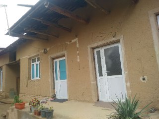 Uy sotiladi. 6 sotix
