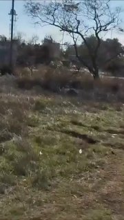 יש לך אחד שפספס. כטב"מ תקיפה אוקראיני מתגבר על ירי וצולל לתוך ציוד האויב.