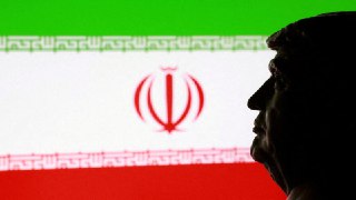 特朗普指责伊朗研制可打击美国的武器，遭伊朗驳斥美国总统特朗普周二（2月24日）指责伊朗研制可打击美国的武器，并继续追求“阴险的核野心”，同时表示更倾向于通过外交途径解决问题。伊朗周三（2月25日）驳斥相关说法为“弥天大谎”。👉 继续浏览后续：https://rfi.my/CTU7.g