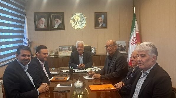 اتحاد سراسری کارگران و بازنشستگان ایران: 🔻قول عضو هیات‌رئیسه مجلس برای انتقال مطالبات بازنشستگان به قالیباف؛ از مطالبه ۷۱۶ هزار تومانی تا معوقات فروردین و اردیبه