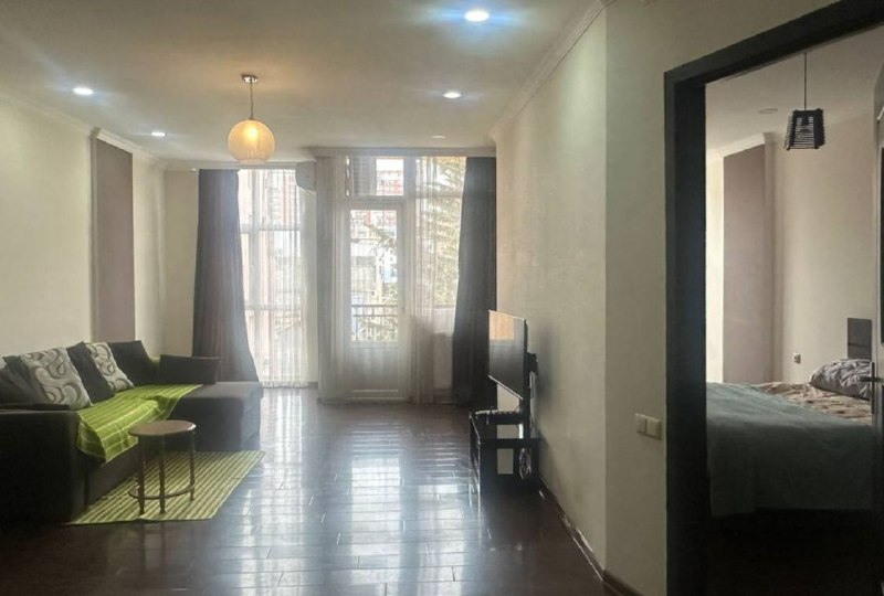 Продам квартиру с отдельной спальней на ул Меликишвили, 51