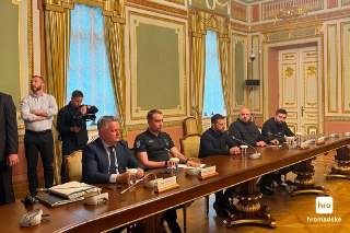 Первый раунд переговоров между Украиной и представителями США завершилсяВ Мариинском дворце в Киеве завершился первый раунд переговоров между руководством Украины и спецпосланниками Дональда Трампа Стивом Уиткоффом и Джаредом Кушнером, сообщает hromadske.П