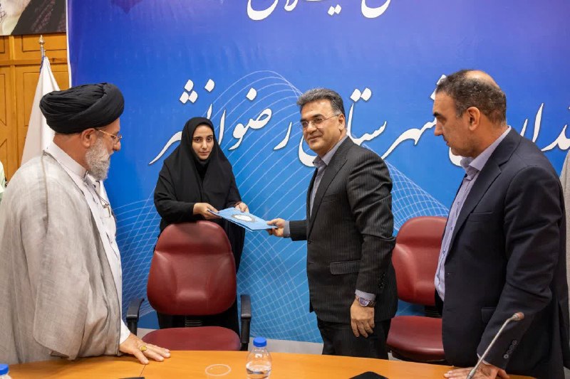 نشریه گیل رخ: ❇️با حکم استاندار گیلان؛🔺 یک بانوی اهل سنت سرپرست بخشداری پرهسر شد🔴مطالعه مشروح خبر در لینک زیر https://gilrokh.ir/?p=2