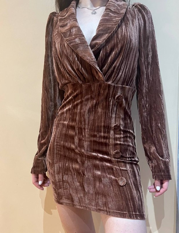 Продам всего лишь за 35 лари. Платье совсем новое, не ношеное, хорошего качества и с приятной бархат