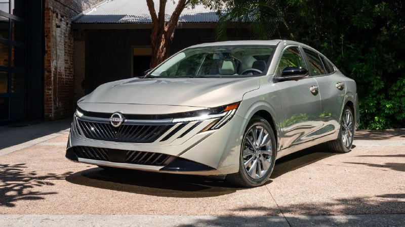 Nissan представил обновленный седан Sentra

Модель...