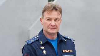 На выборах в Нижегородской области победил военный из подразделения, обстреливающего Украину «Кинжалами»Судя по найденным «Новой газетой Европа» в интернете фотографиям, Юрий Гришунин — профессиональный военный и находится как минимум в звании майора. Он н