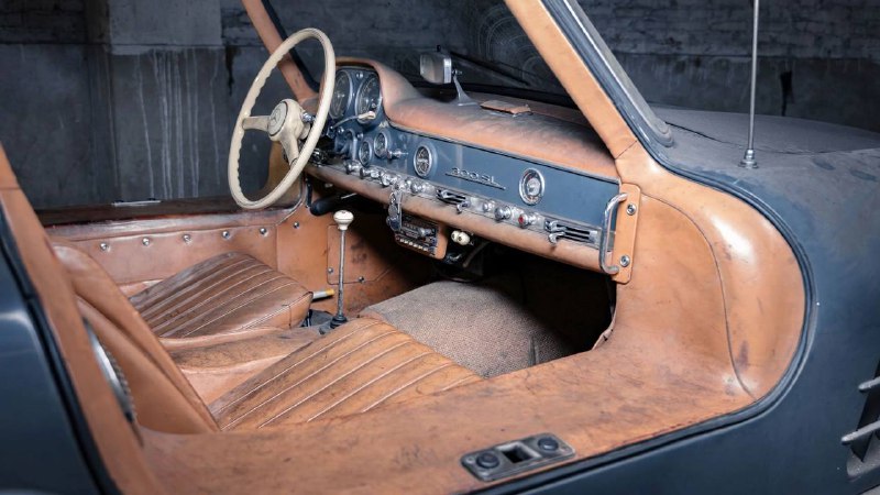 Ржавый Mercedes-Benz 300 SL 1956 года ушёл с аукциона за рекордные 5 МИЛЛИОНОВ долларов. 3