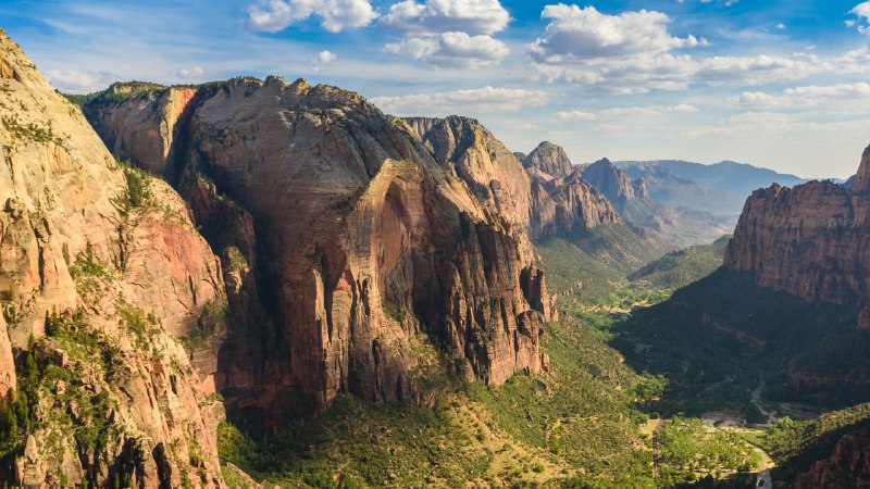 National Park Week beginsZion National Park, Utah (© Simon Dannhauer/Getty Images)