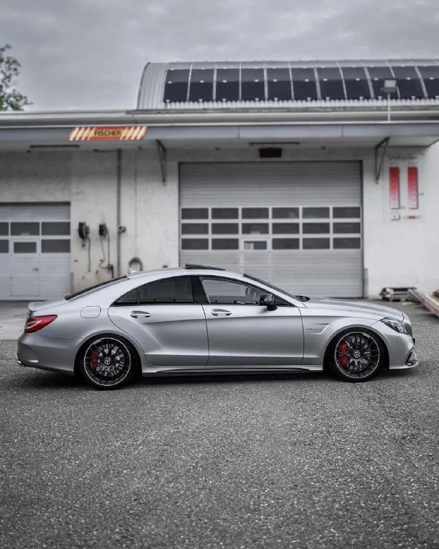 W218 CLS 63 AMG 5.5-L V8 BITURBO 3