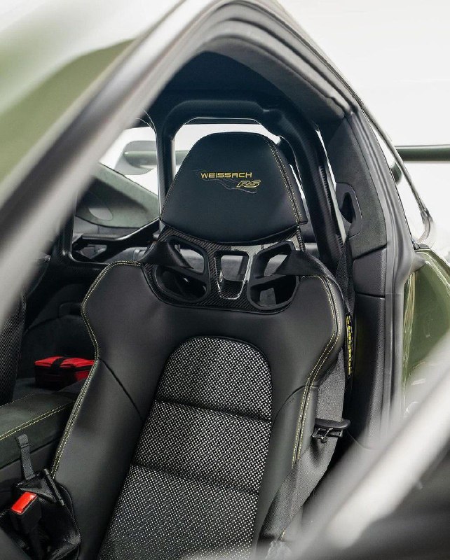 Black Olive Porsche 992 GT3 RS 8