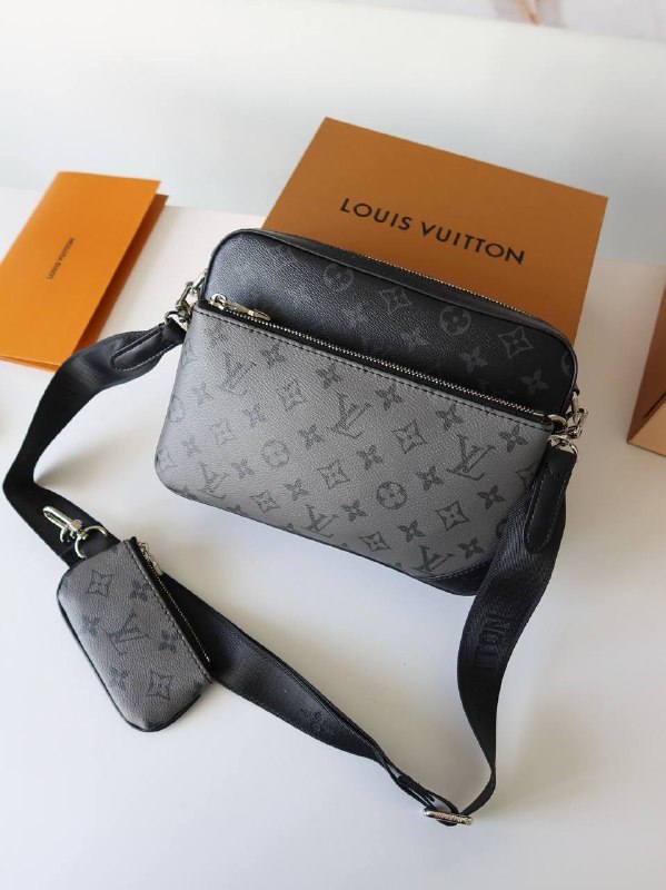 Louis Vuitton Louis Vuitton Trio Messenger