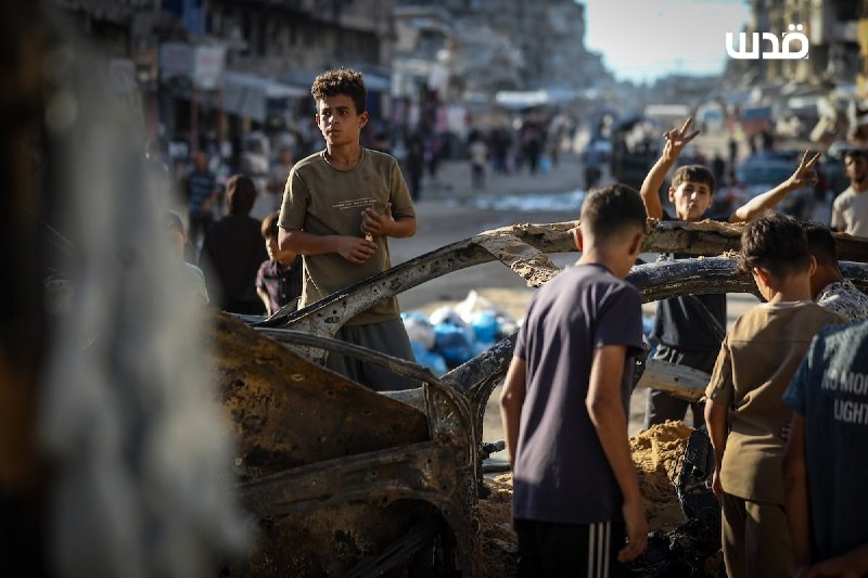 The vehicle that was shelled by the occupation in the Sheikh Radwan neighborhood of Gaza City, in the afternoon.