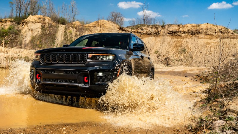 Jeep возвращает легенды: Trailhawk и Overland в Grand Cherokee 2027. Но кому это