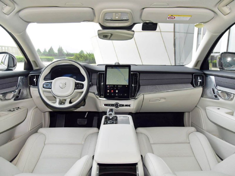 Volvo начала продажи обновленного S90 3
