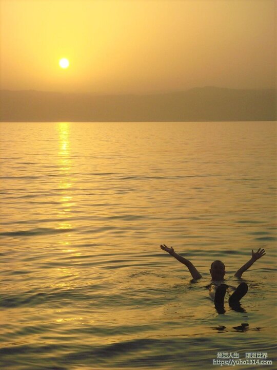 你想海上”輕鬆漂浮”嗎? 來這個”神奇特別”的海體驗!