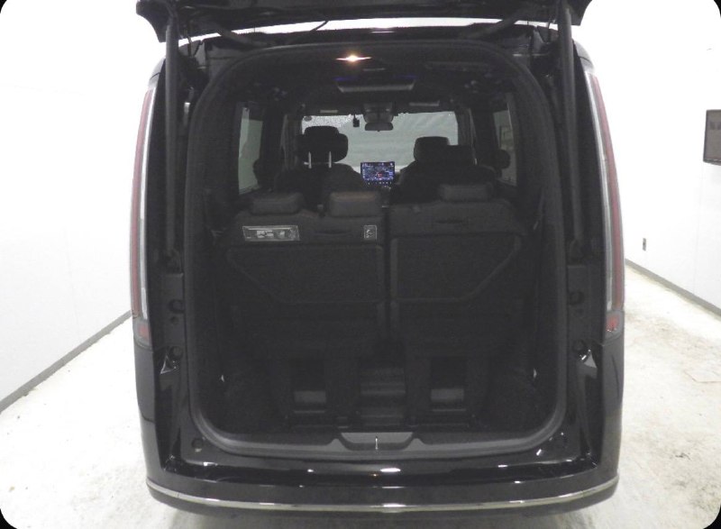 Honda Stepwgn 2023 фото 8