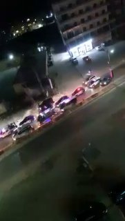 כנופיות הטרור אל-ג'ולאני מכריזות על עוצר בעיר עזאז בעקבות התרחבות העימותים על רקע הגעת שיירות חמושים לעיר.