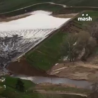 Восстановление разрушенной потопом инфраструктуры Дагестана займёт около 10 лет. К сильным ливням добавилась проблема снега, который выпал в республике впервые за 30 лет, — именно из-за него прорвало Геджухскую плотину.По данным Mash, сооружение вообще не 