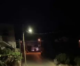 חלק מכוחות הכיבוש מסתערים על העיירה אל-מוג'יר, צפונית מזרחית לרמאללה.