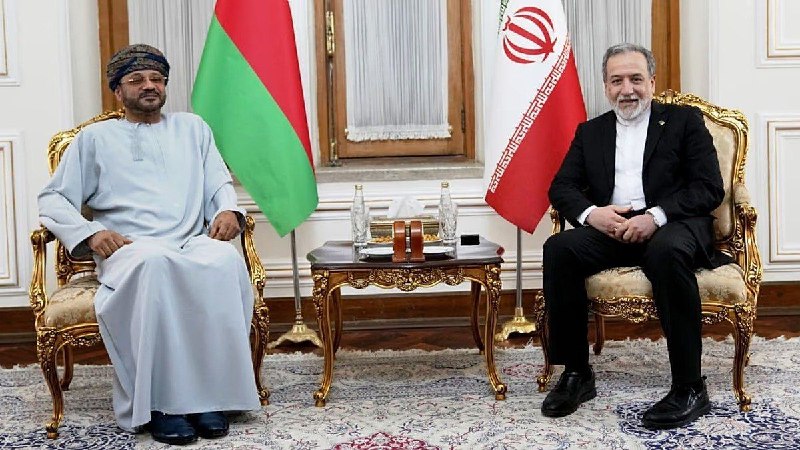 اسکان نیوز: 🔻 تنگه هرمز در مرکز رایزنیها همزمان با فشارهای تازه آمریکابدر البوسعیدی، وزیر خارجه عمان روز سهشنبه وارد تهران شد و با