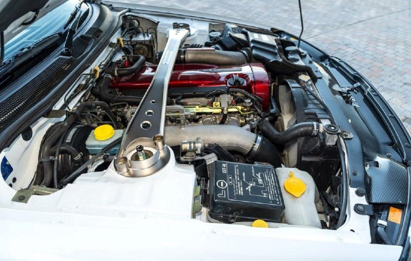 Старый Nissan Skyline GT-R 2000 года продали за 29,5 млн рублей 6