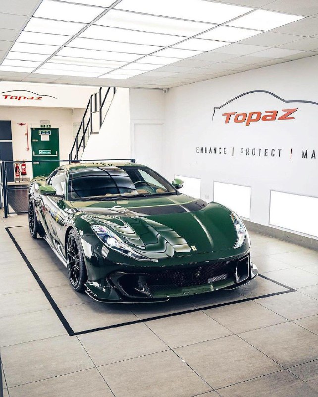 Ferrari 812 Competizione