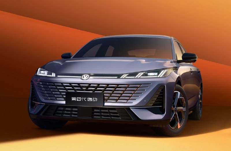 Changan Lamore получил новый салон и улучшенный мотор