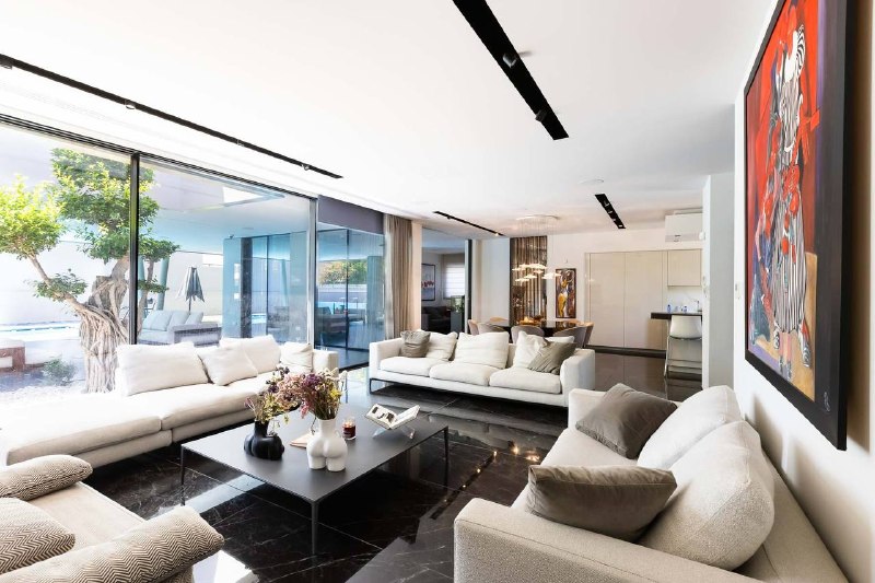 3-bedroom contemporary villa with private pool in Engomi photo 2