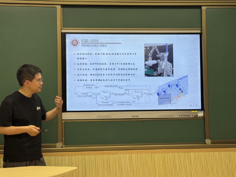 今晚北大学生AI创新会的“AI自习室”圆满结束！感谢三位嘉宾的就具身智能相关话题的精彩分享，笔芯各位同学的热情参与，现场互动氛围浓厚而热烈，大家交流意犹未尽