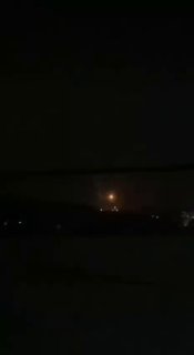 פצצות קל שירה צבא הכיבוש במרחב האווירי בין העיירות עתיל ודיר אל-גוסון, מצפון לטול כרם.