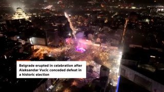 מנהיג סרביה אלכסנדר ווצ'יץ' הודח מהשלטון בעקבות תנועת מחאה מסיבית בראשות סטודנטים.