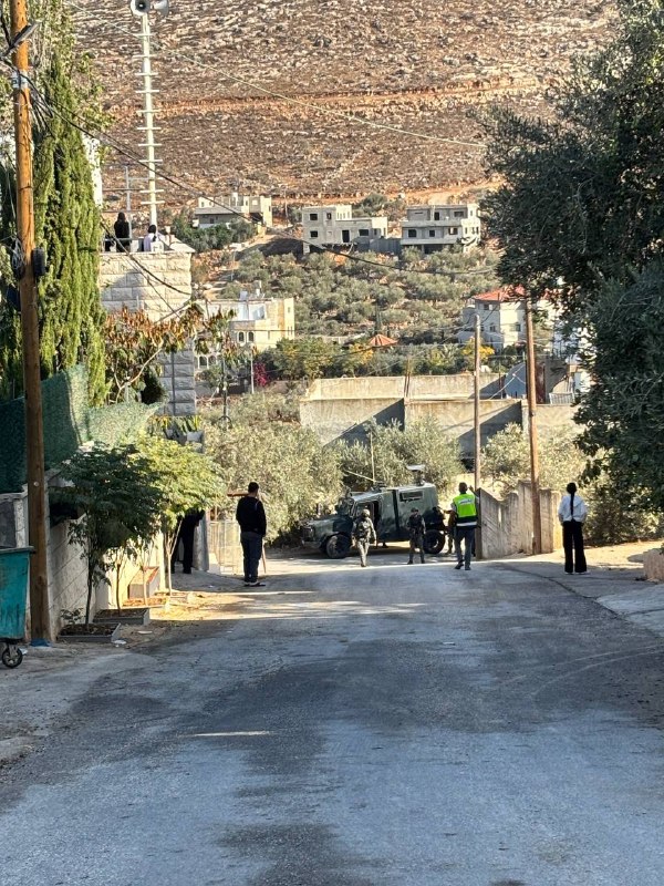 חלק מכוחות ישראל מסתערים על העיירה ביתא שמדרום לשכם ופשטו על מספר בתים.