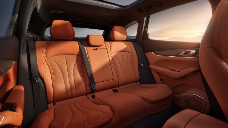 Geely провела премьеру нового Galaxy M7 4